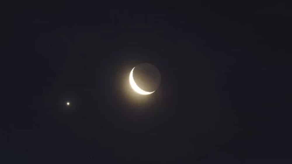 Die ungewöhnliche Ausrichtung von fünf Planeten und dem Mond ist eine seltene „Show“ am Himmel, ein Phänomen, das von überall auf der Erde beobachtet werden kann.