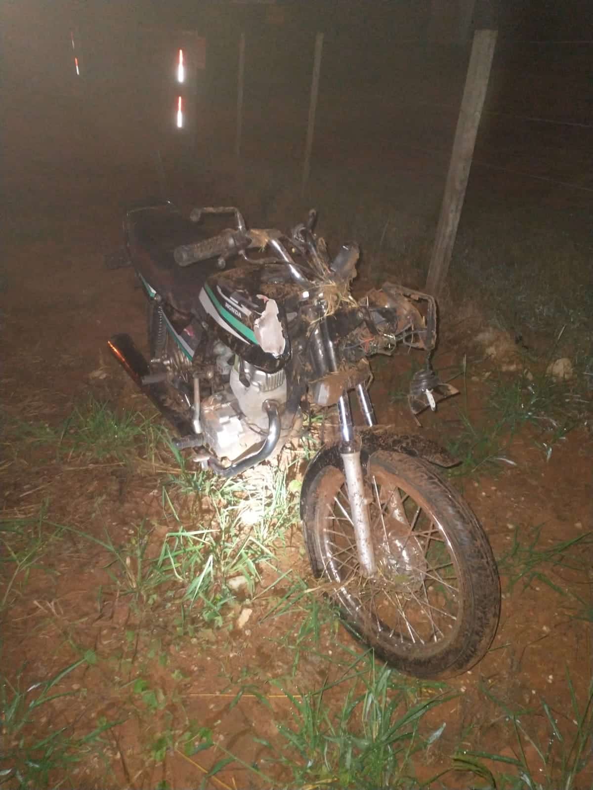 Adolescente sofre acidente de moto em Vicinal Iacri/ Bastos